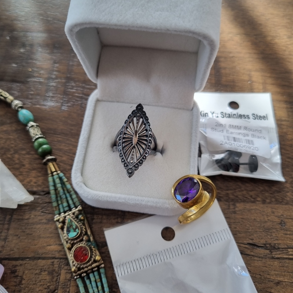 Assorted Jewellery Bundle - Picture 3 of 6